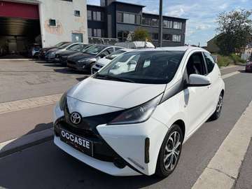 Aygo 1.0i VVT-i x-play and pack x-music