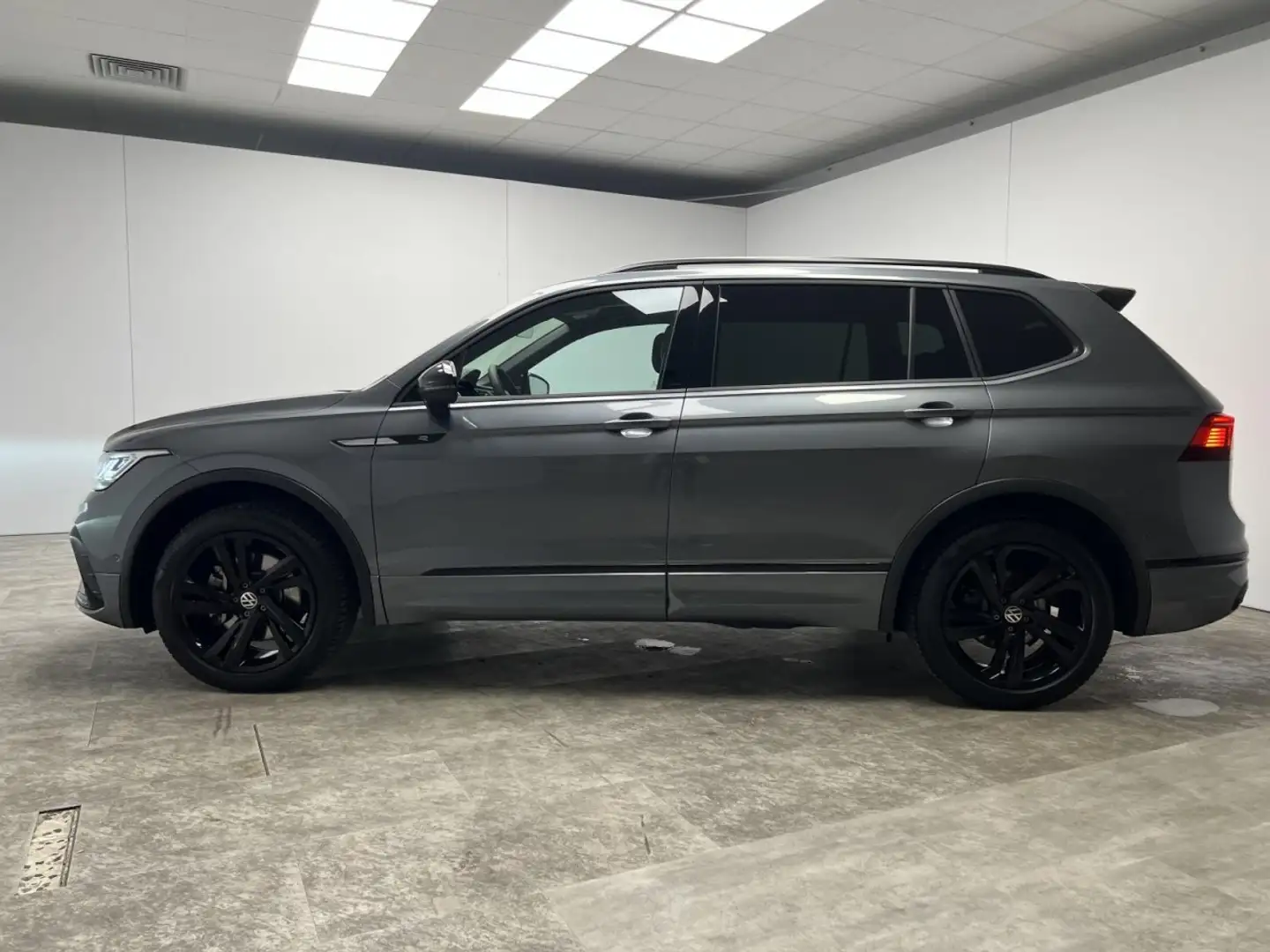 Volkswagen Tiguan Allspace 2.0 TDI DSG R-Line 4Motion Klima Navi Grau - 2