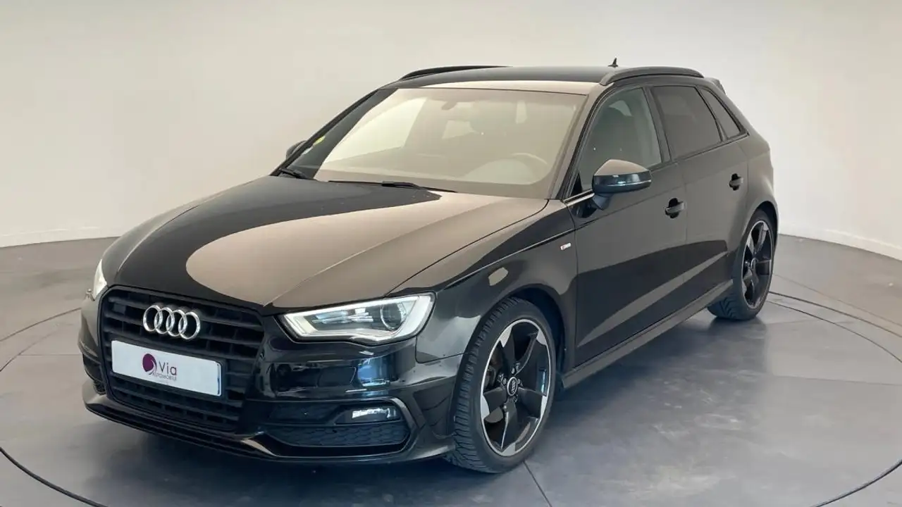 Audi A3 1.6 TDI 105  S line ext / Attelage