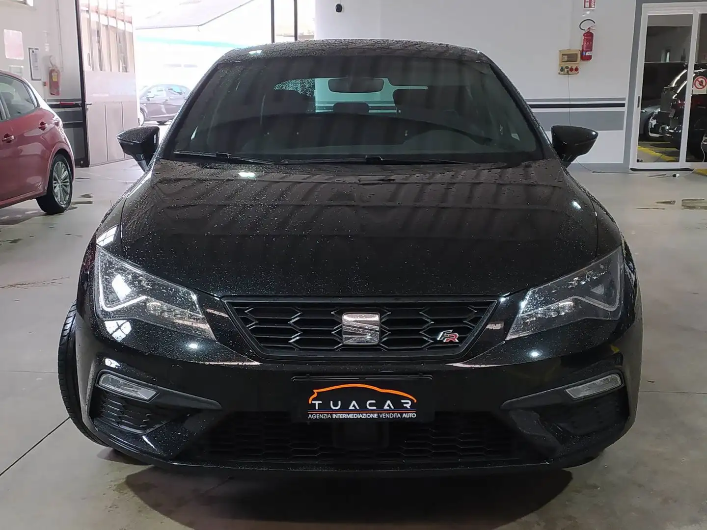 SEAT Leon 1.5 TGI FR Schwarz - 2