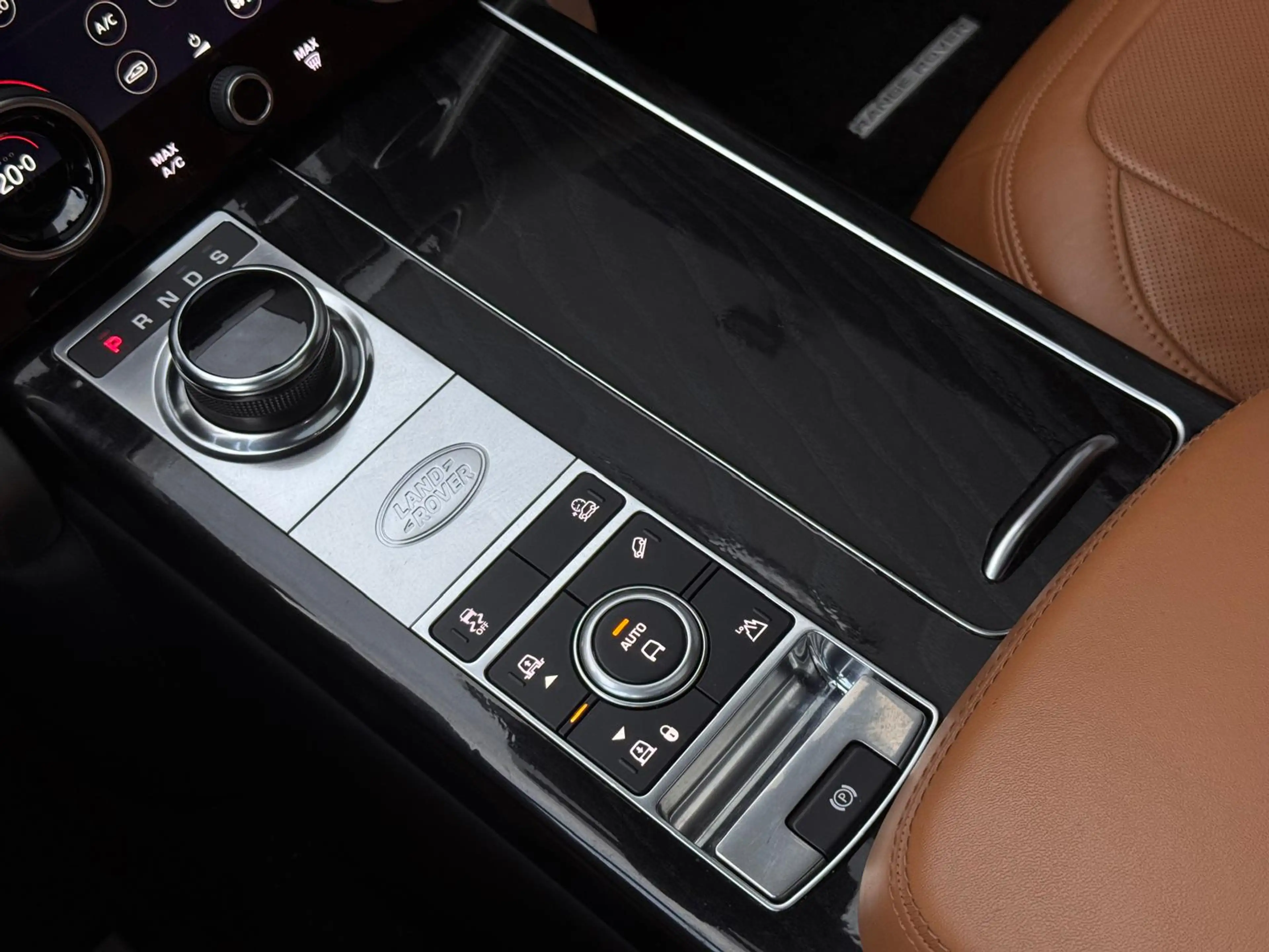 Land Rover Range Rover Range Rover 3.0 SDV6 Autobiography — photo 8