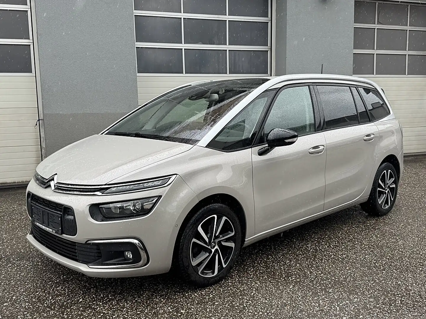 Citroen C4 SpaceTourer C4 Spacetourer BlueHDI 130 EAT8 Shine *7-SITZER* Grau - 2