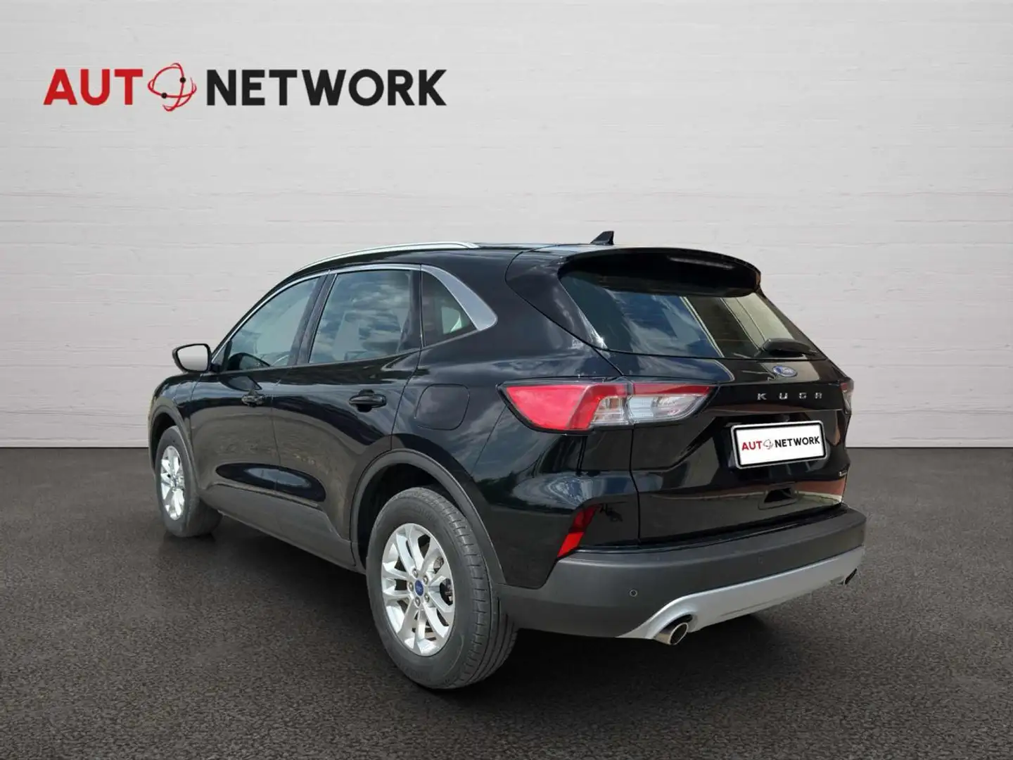 Ford Kuga 2.5 Plug In Hybrid 225 CV CVT 2WD Titanium Busines Чорний - 2