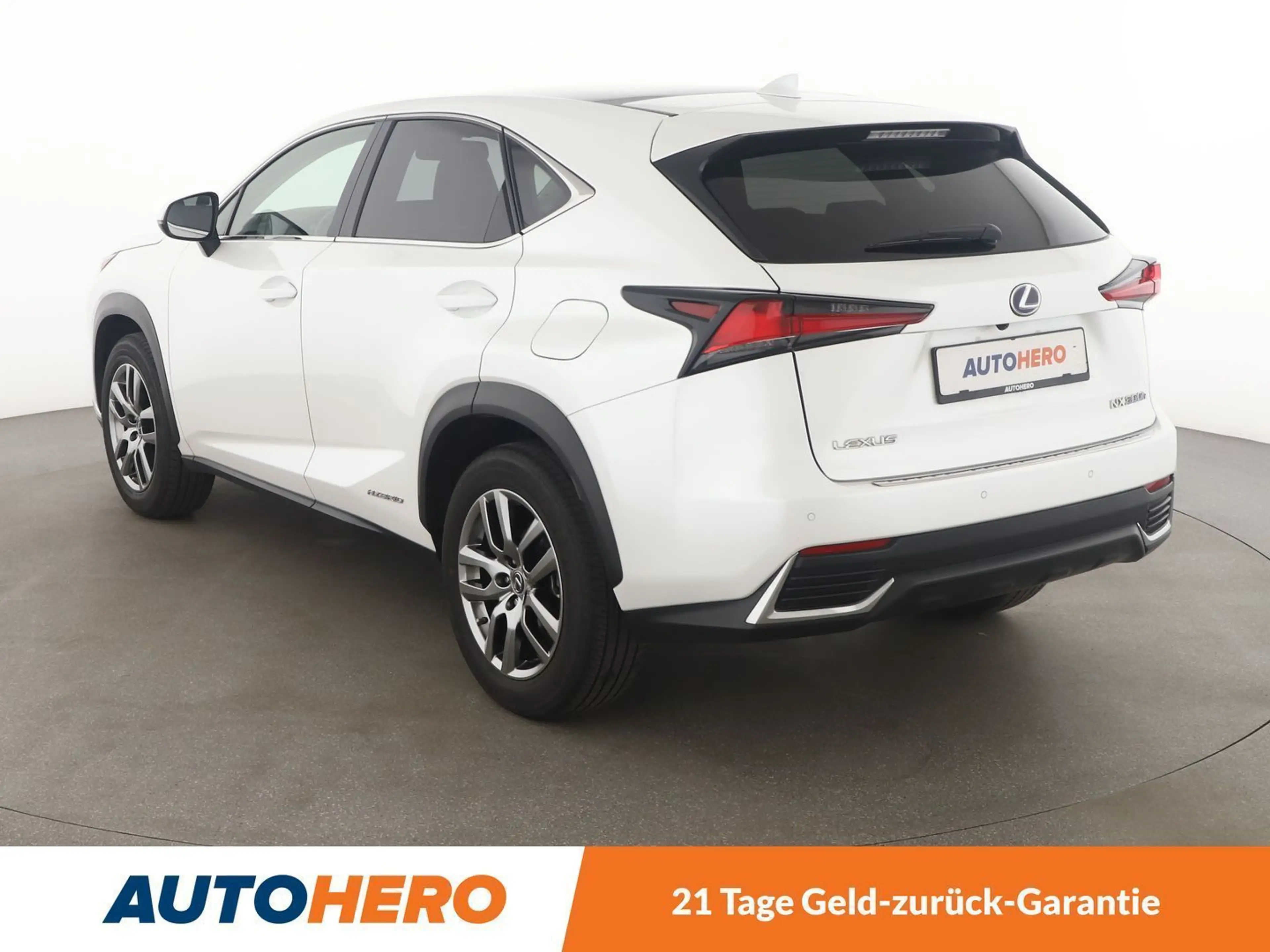 Lexus NX 300h NX 300h E-Four Executive Line Aut.*NAVI*PDC* — photo 4