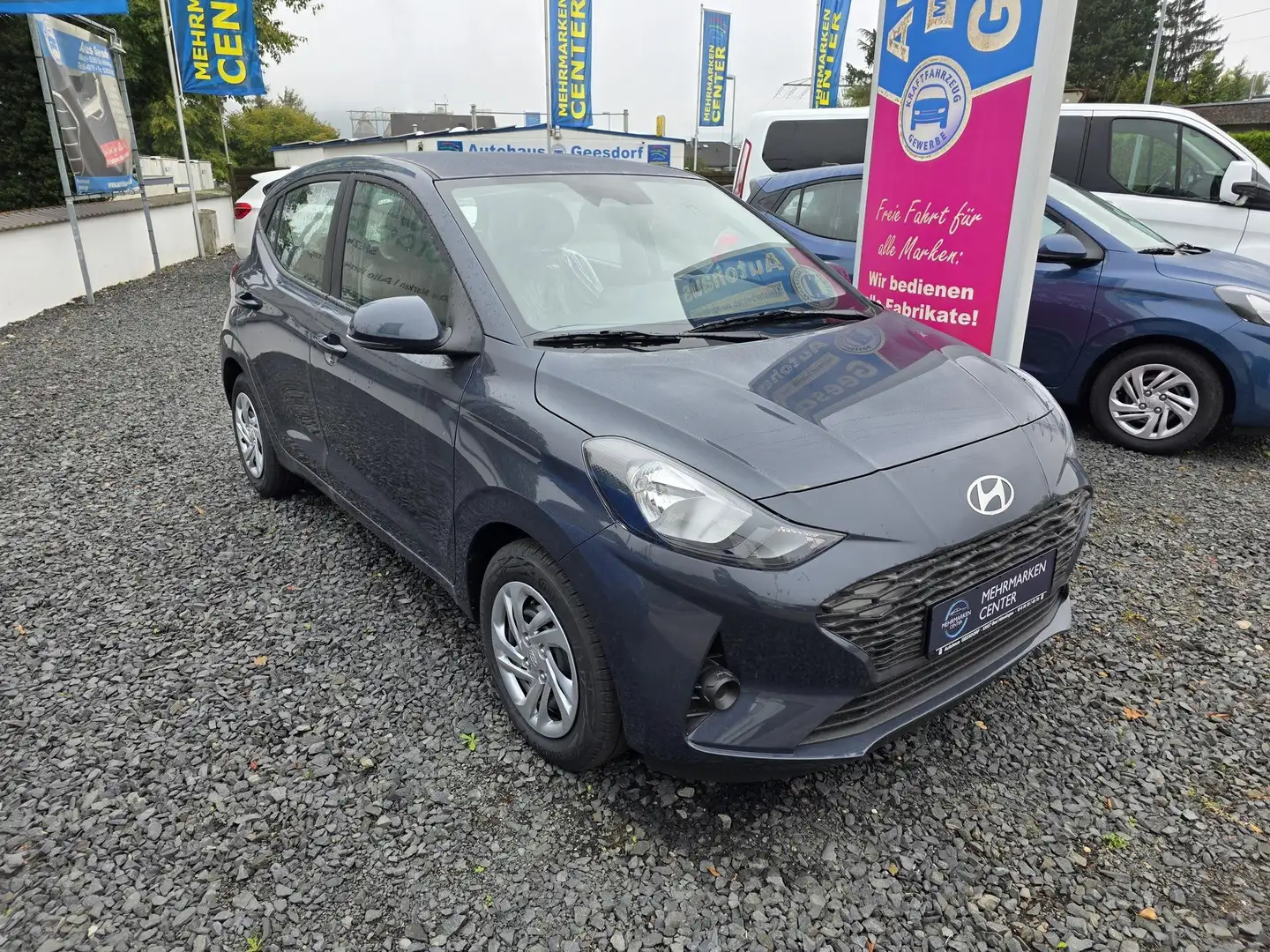 Hyundai i10 1.0 Automatik Navi Klima Kamera Tempomat 46 kW ... Grigio - 1