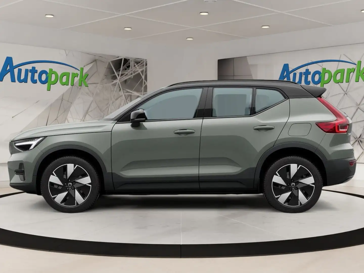 Volvo XC40 Single Motor Extended Range Plus Dark Grün - 2