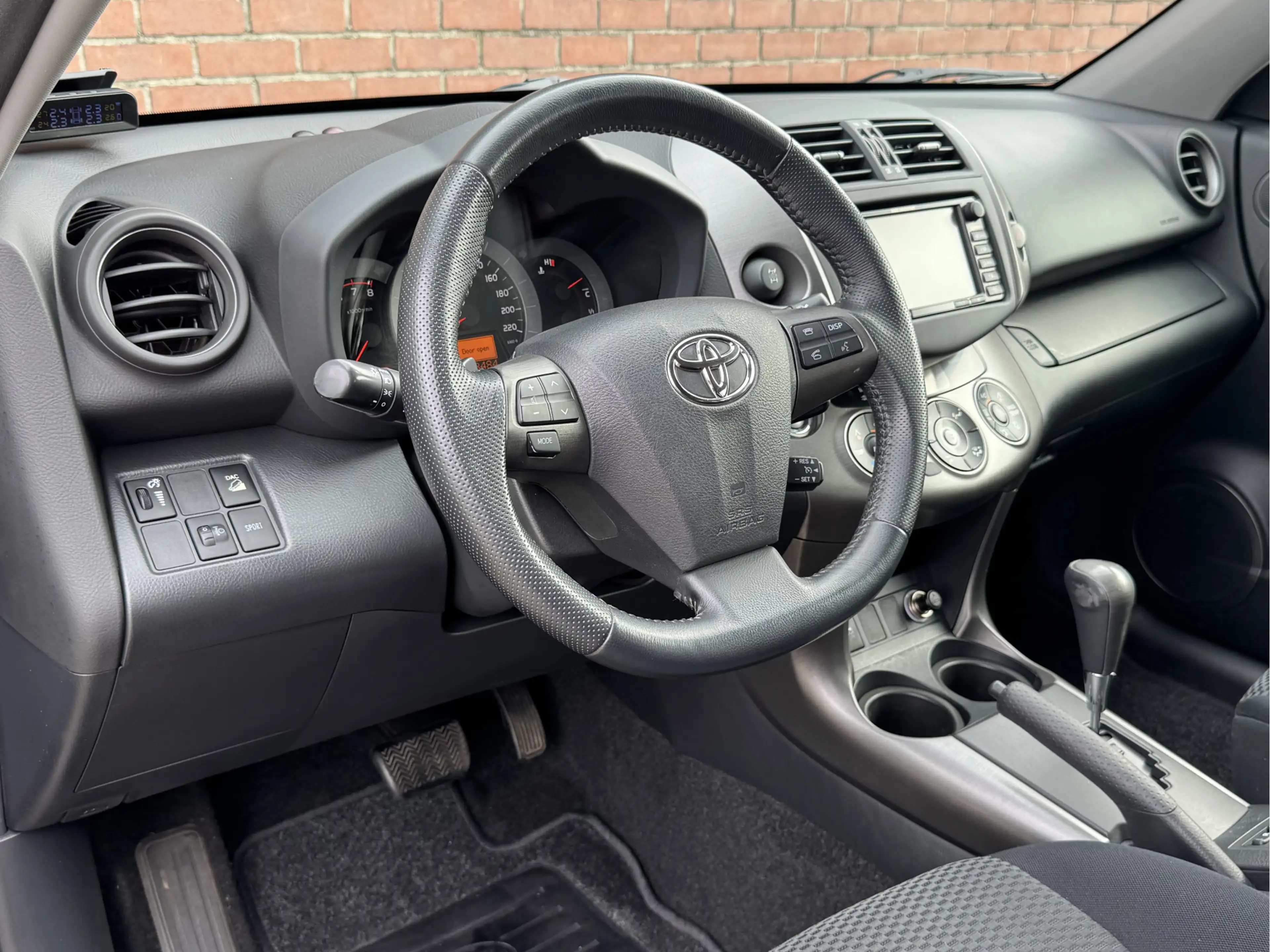 Toyota RAV4 2.0 VVTI COMFORT | NAVI! | CRUISE! | TREKHAAK! — photo 9