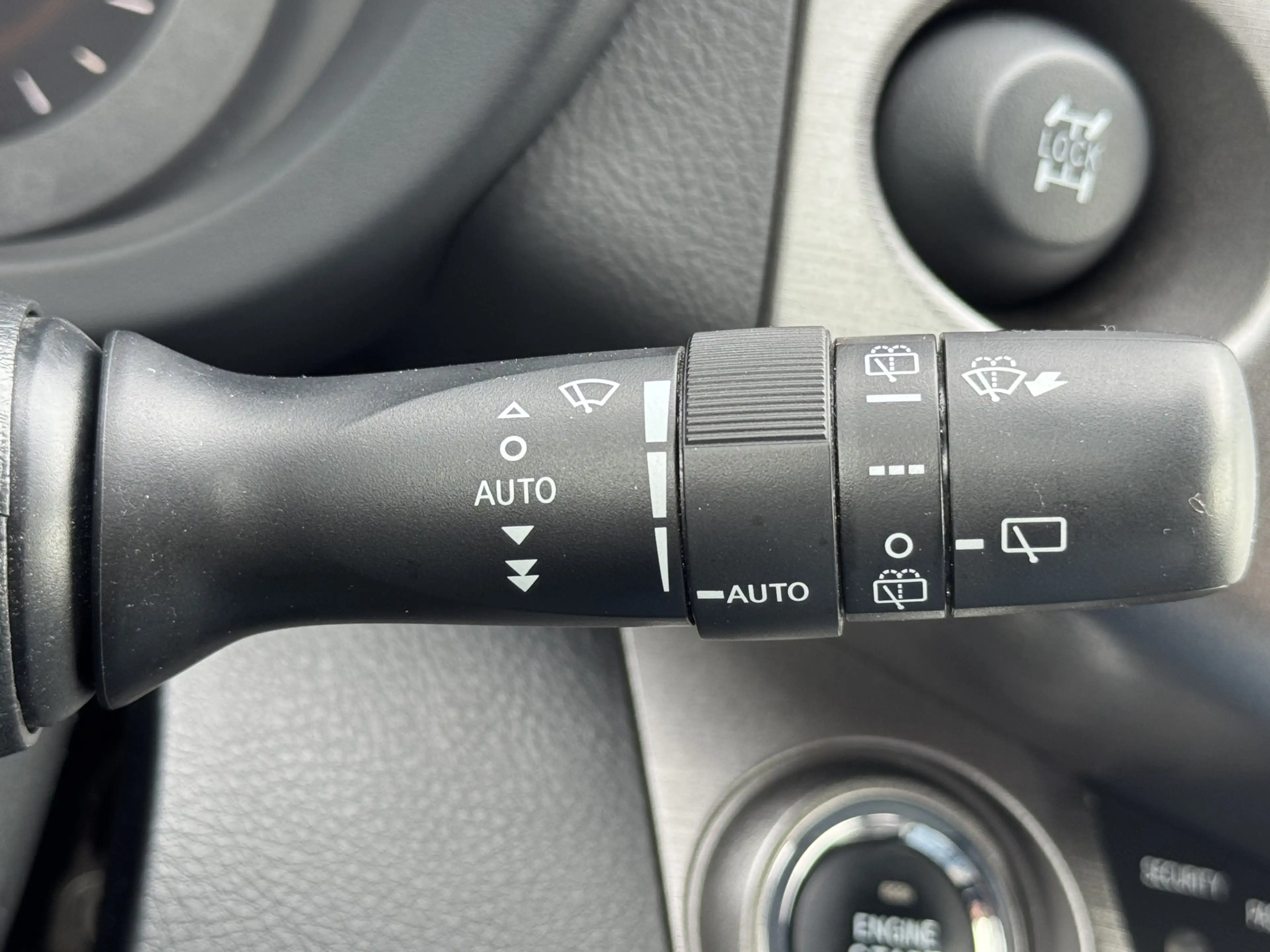 Toyota RAV4 2.0 VVTI COMFORT | NAVI! | CRUISE! | TREKHAAK! — photo 25