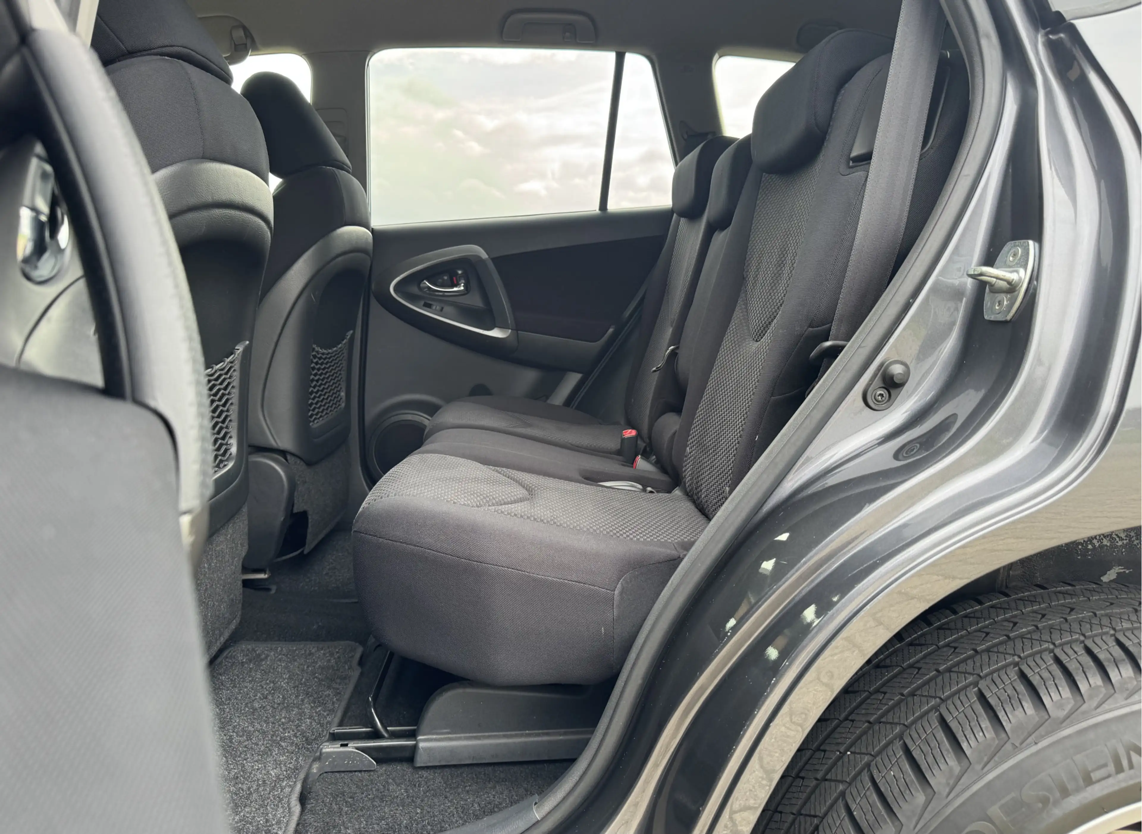 Toyota RAV4 2.0 VVTI COMFORT | NAVI! | CRUISE! | TREKHAAK! — photo 30