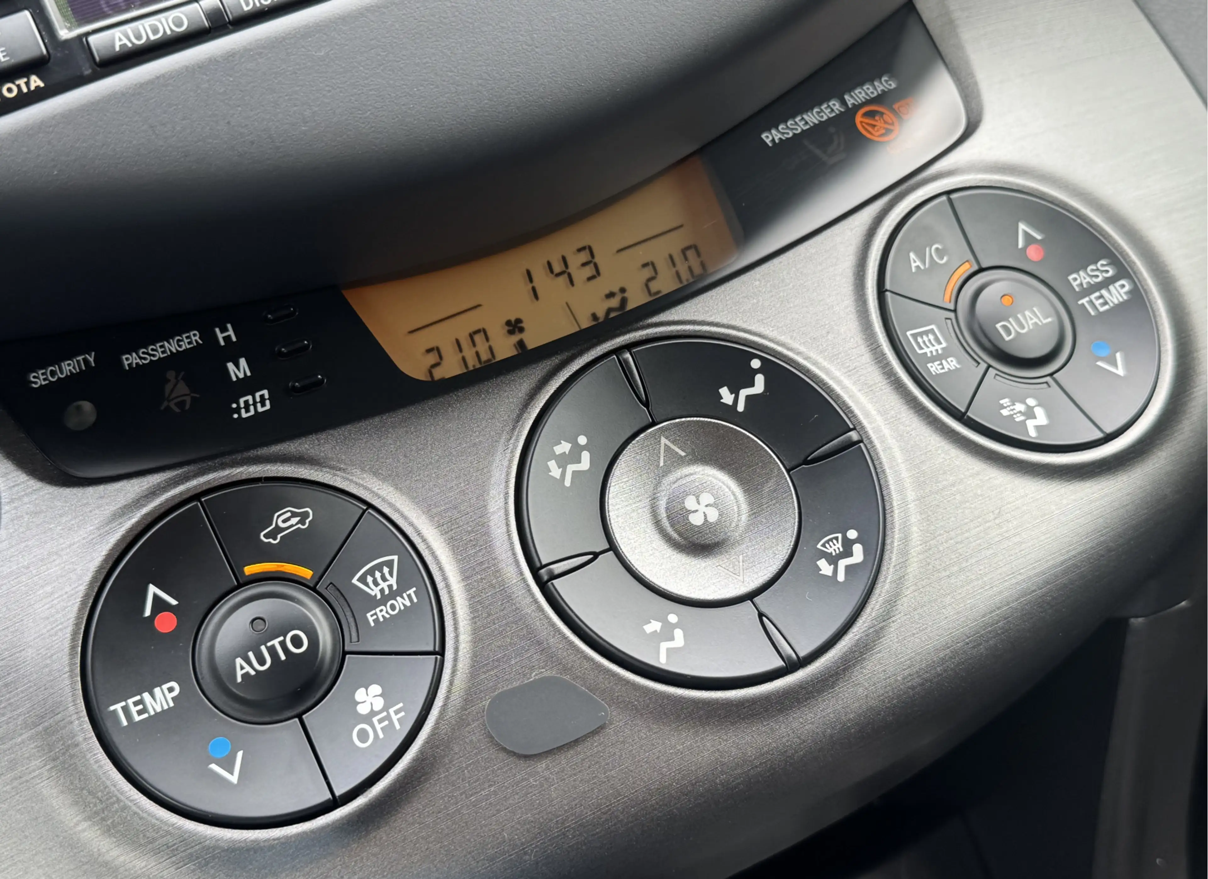 Toyota RAV4 2.0 VVTI COMFORT | NAVI! | CRUISE! | TREKHAAK! — photo 16