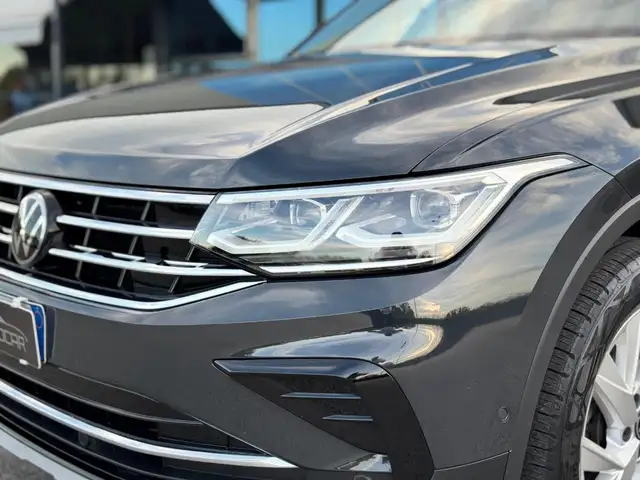 Volkswagen Tiguan view 21