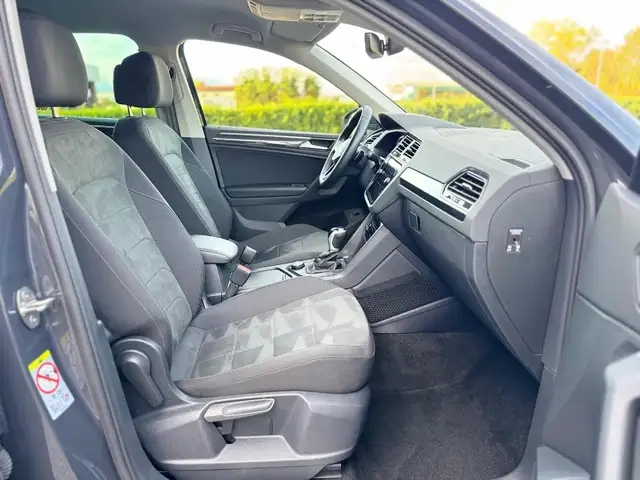 Volkswagen Tiguan view 12