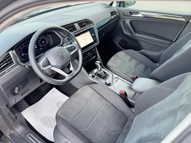 Volkswagen Tiguan view 6