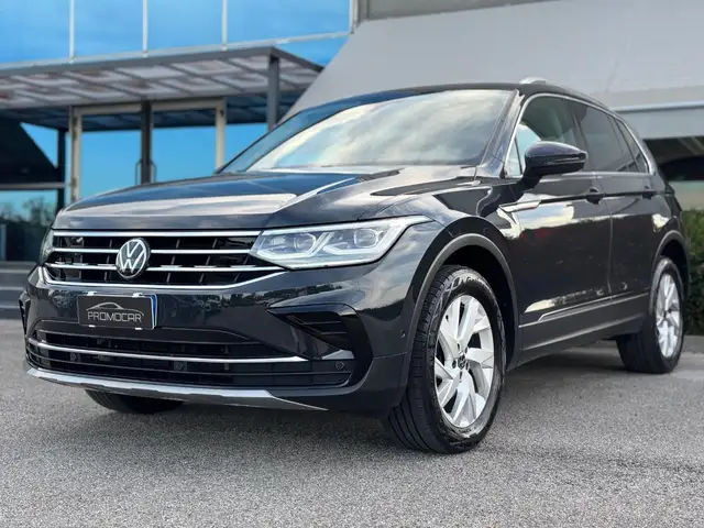 Volkswagen Tiguan view 20