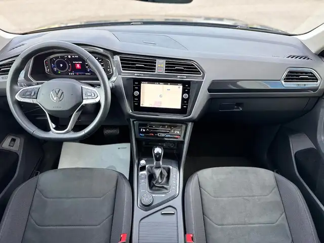 Volkswagen Tiguan view 9