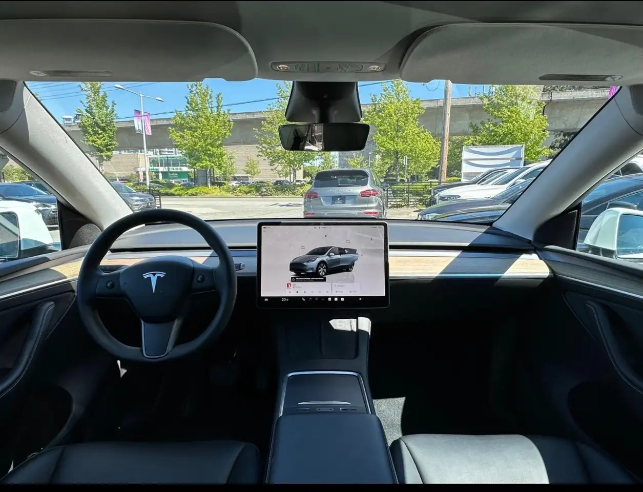 Tesla Model Y photo Tesla Model Y