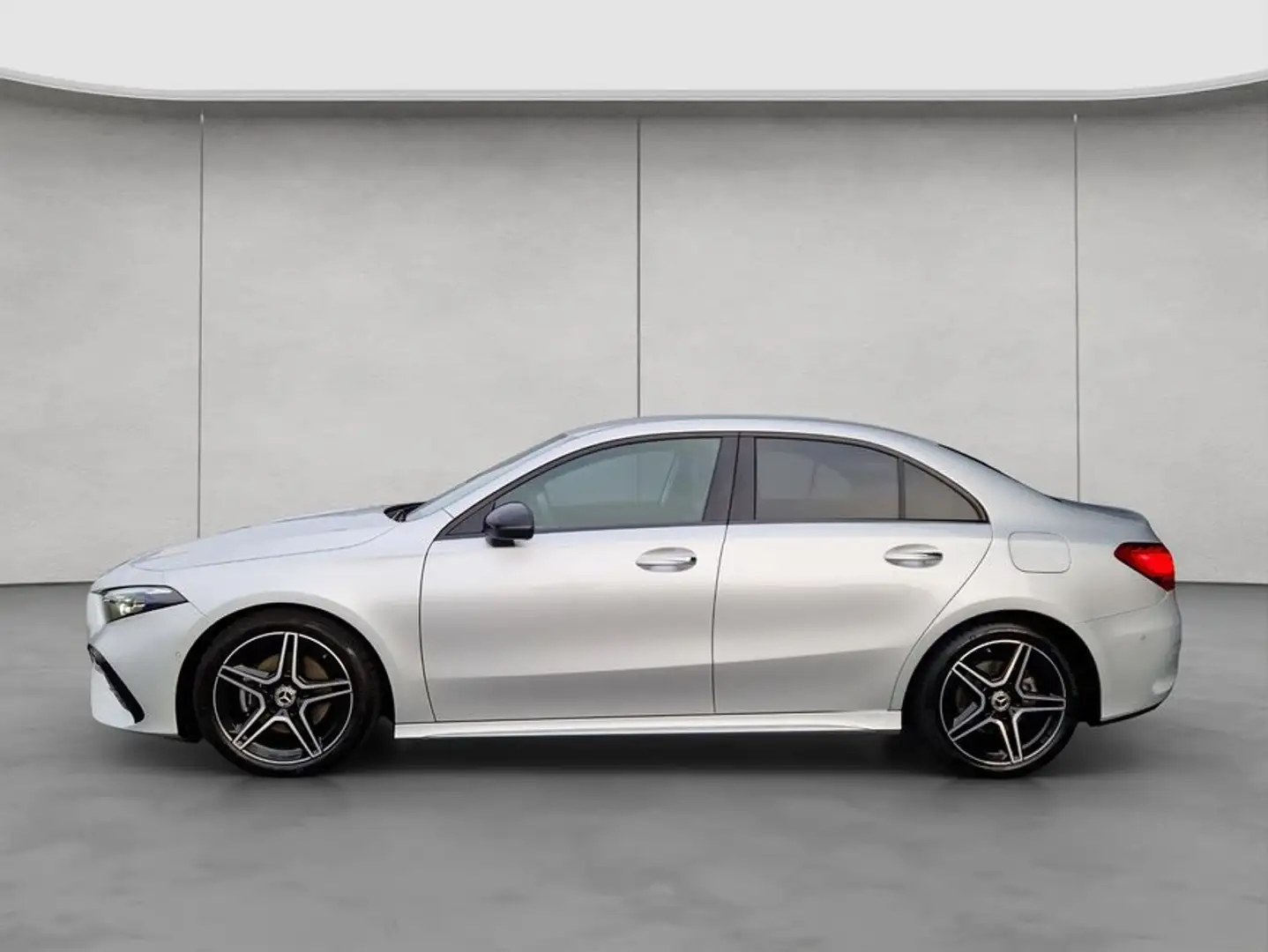Mercedes-Benz A 200 A-Klasse Серебристый - 2