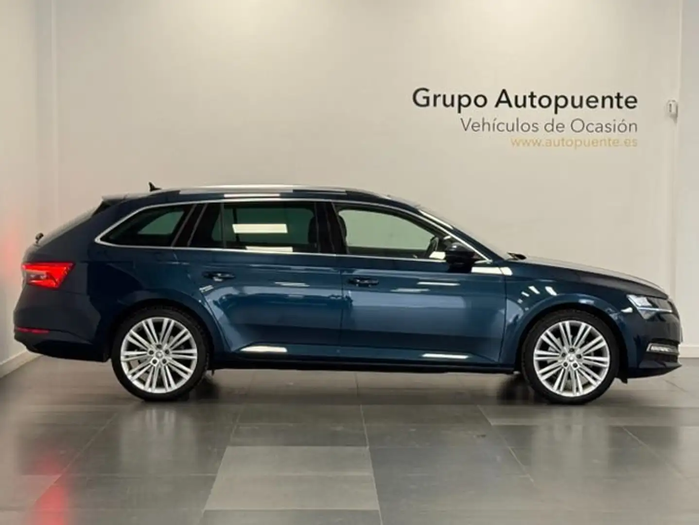 Skoda Superb Combi 2.0 TDI L&K 4x4 DSG 142kW Gris - 2