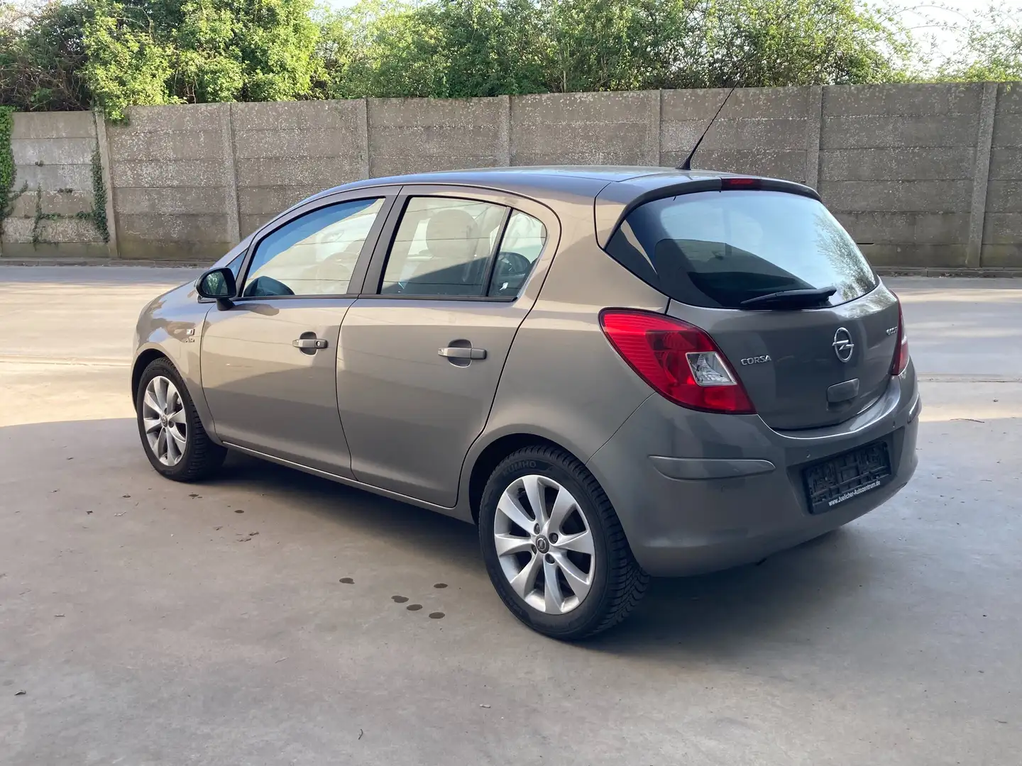Opel Corsa 1.2benzine 2013 met 99000km*NIEUWSTAAT*PARKEERSENS Braun - 1