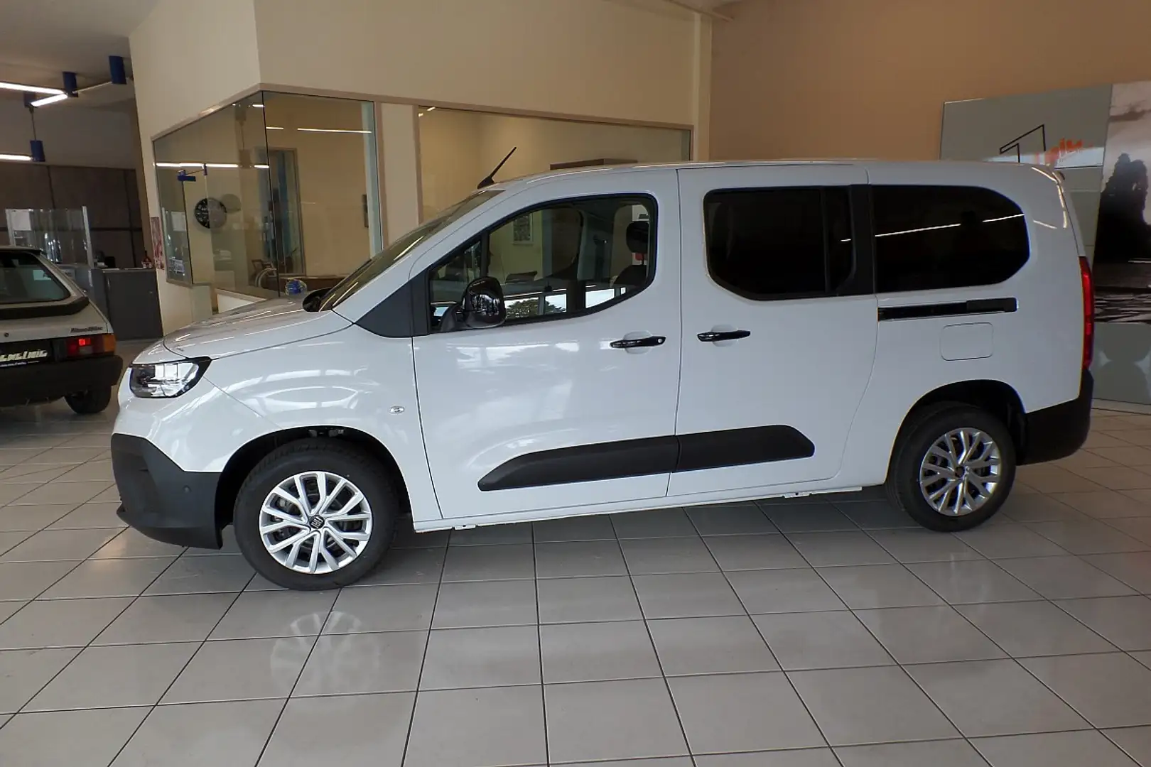 Fiat Doblo XL BlueHDi 130 S&S 6-Gang-Manuell Weiß - 2