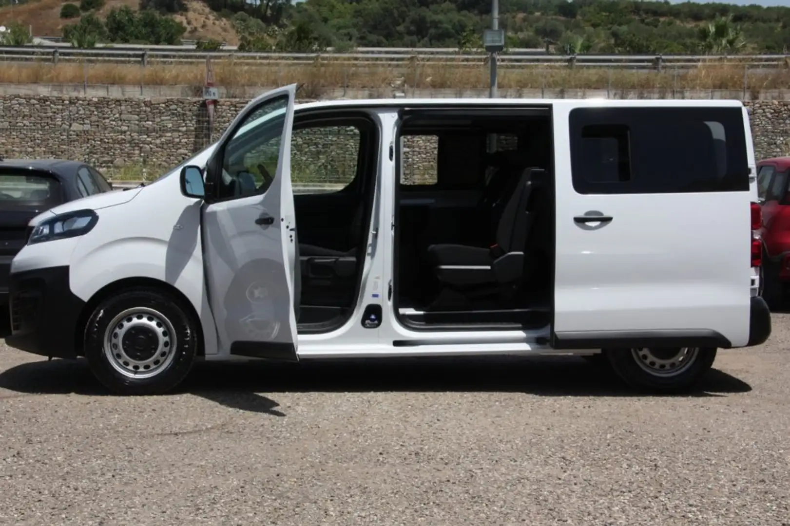 Fiat Scudo 2.0 BlueHDi 145CV 6 POSTI Doppia cabina Mobile Bianco - 2