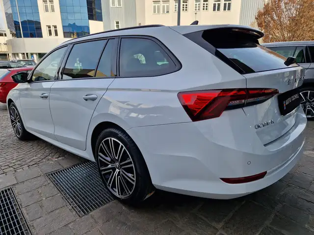 Skoda Octavia view 4