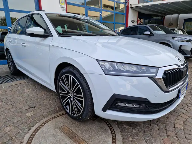 Skoda Octavia view 2