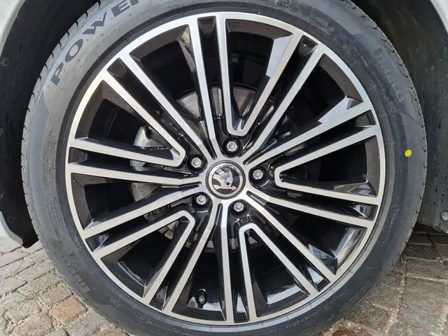 Skoda Octavia view 6