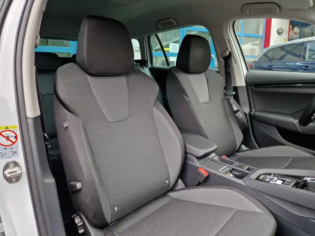 Skoda Octavia view 8
