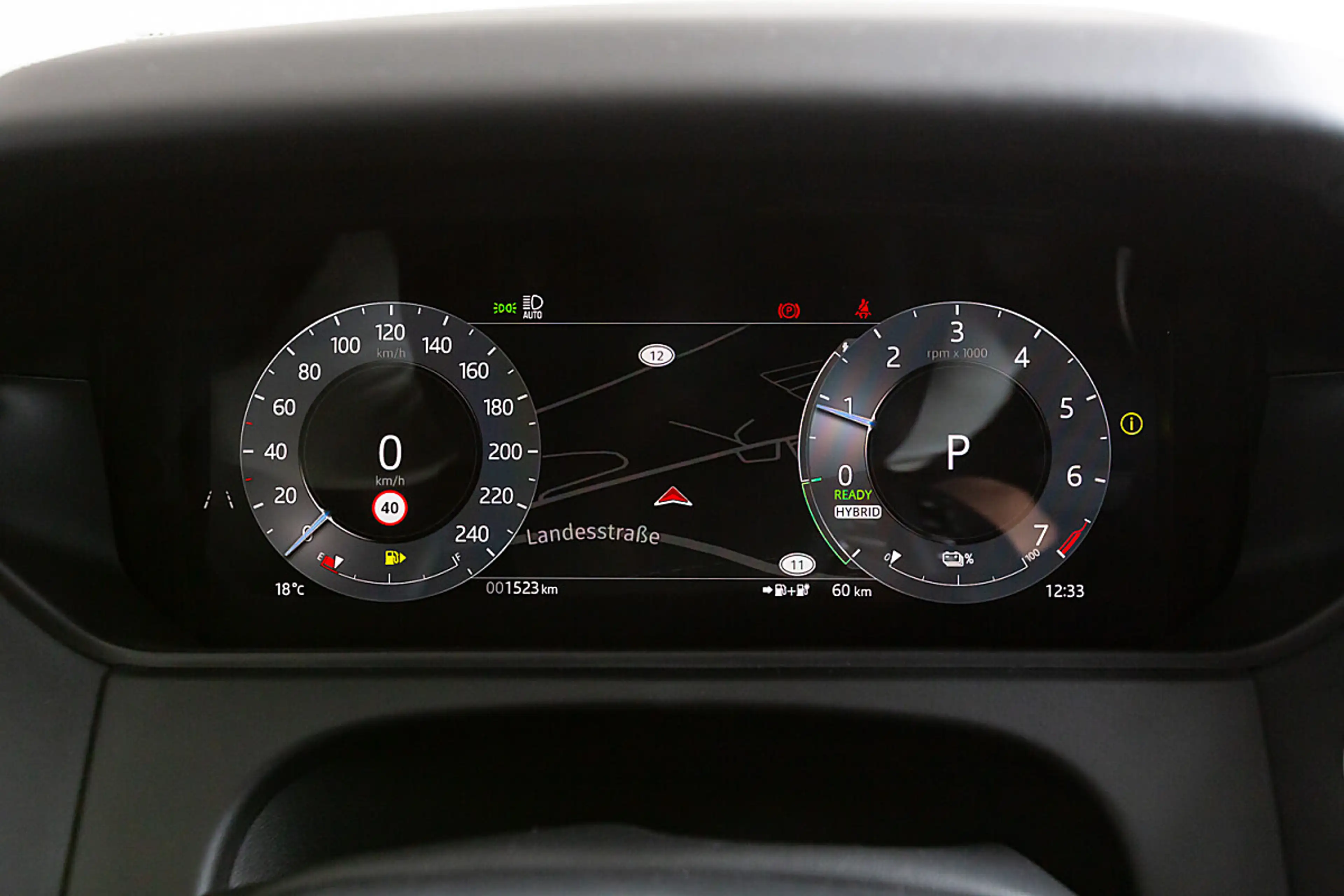 Land Rover Range Rover Velar P400e — photo 10