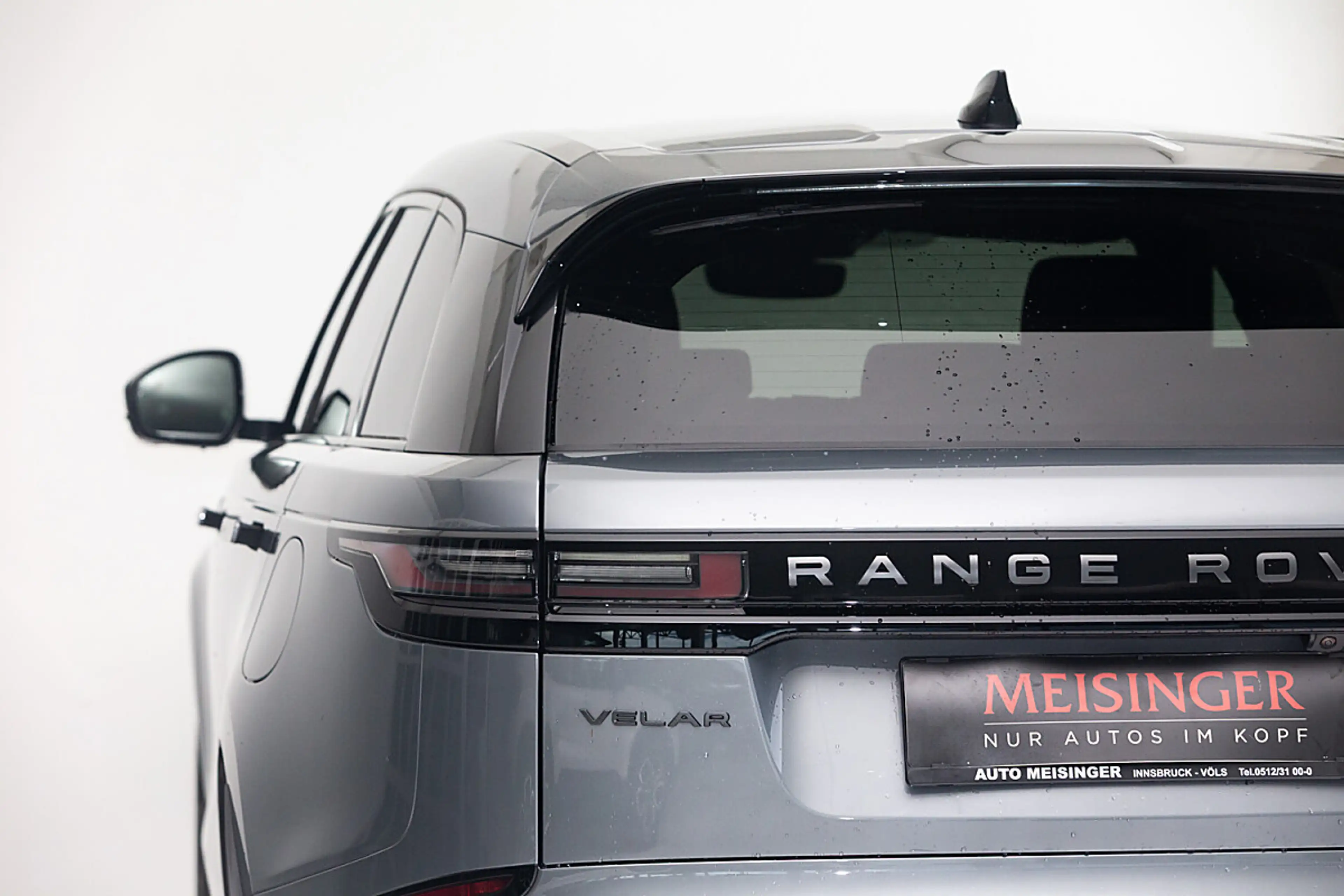 Land Rover Range Rover Velar P400e — photo 4