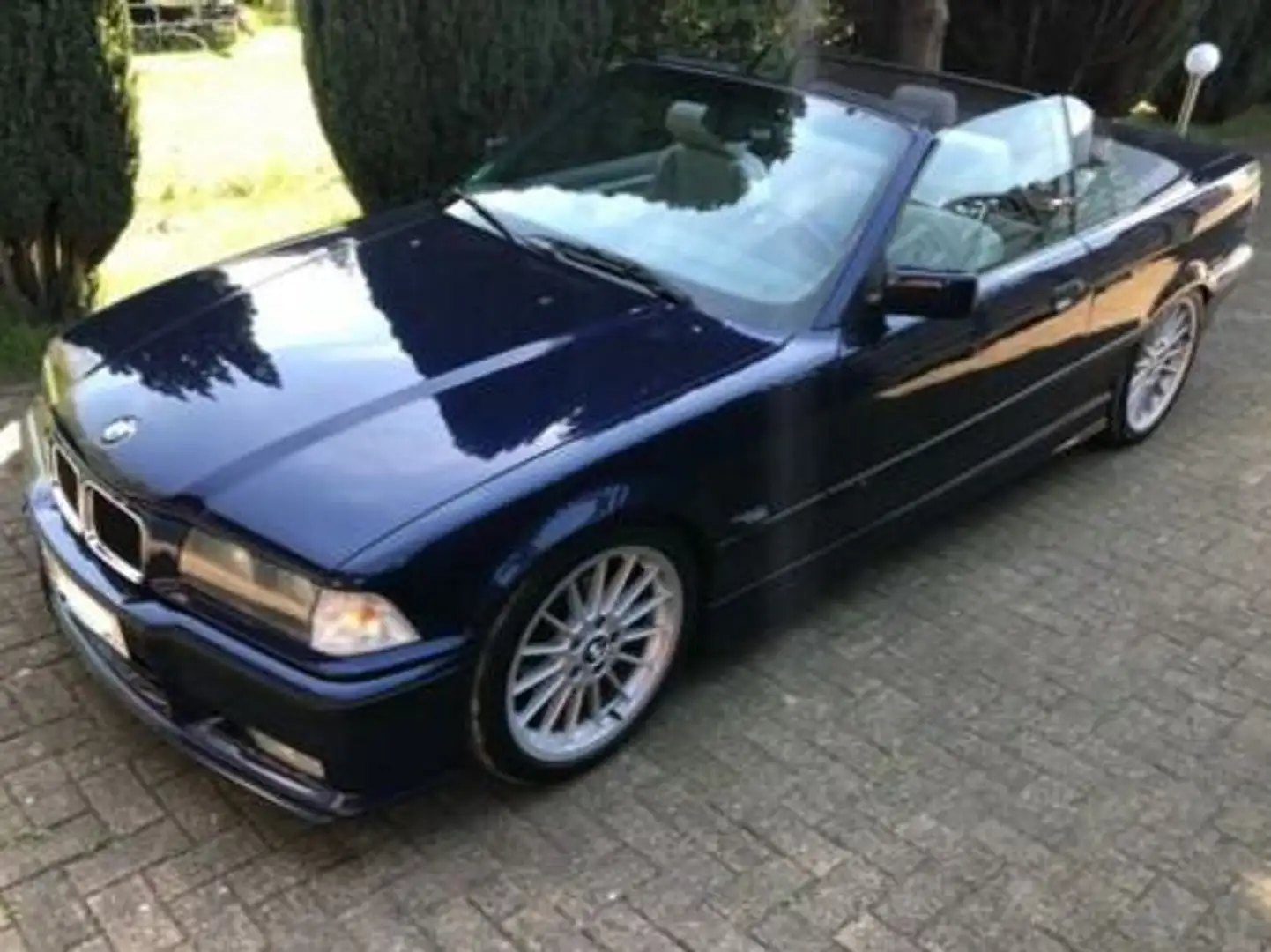 BMW 328 328i Blau - 2