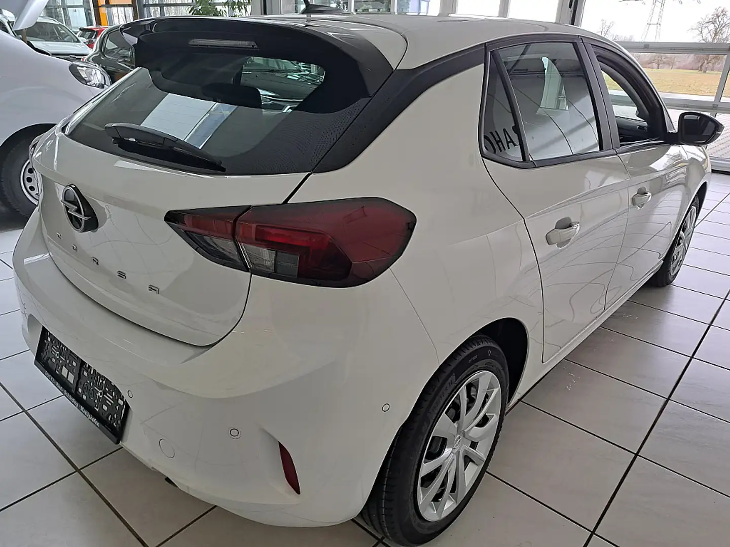 Opel Corsa 1,2 Direct Injection Turbo Euro 6.4  Aut. Weiß - 2