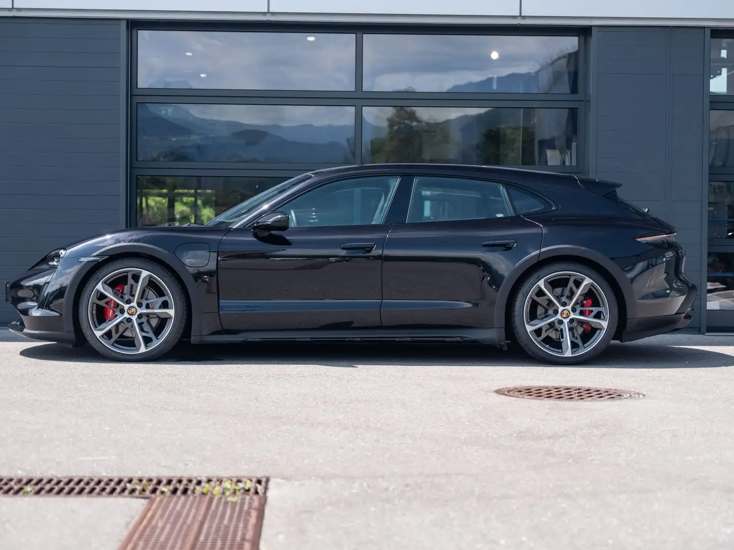 Porsche Taycan 4S Cross Turismo Schwarz - 2