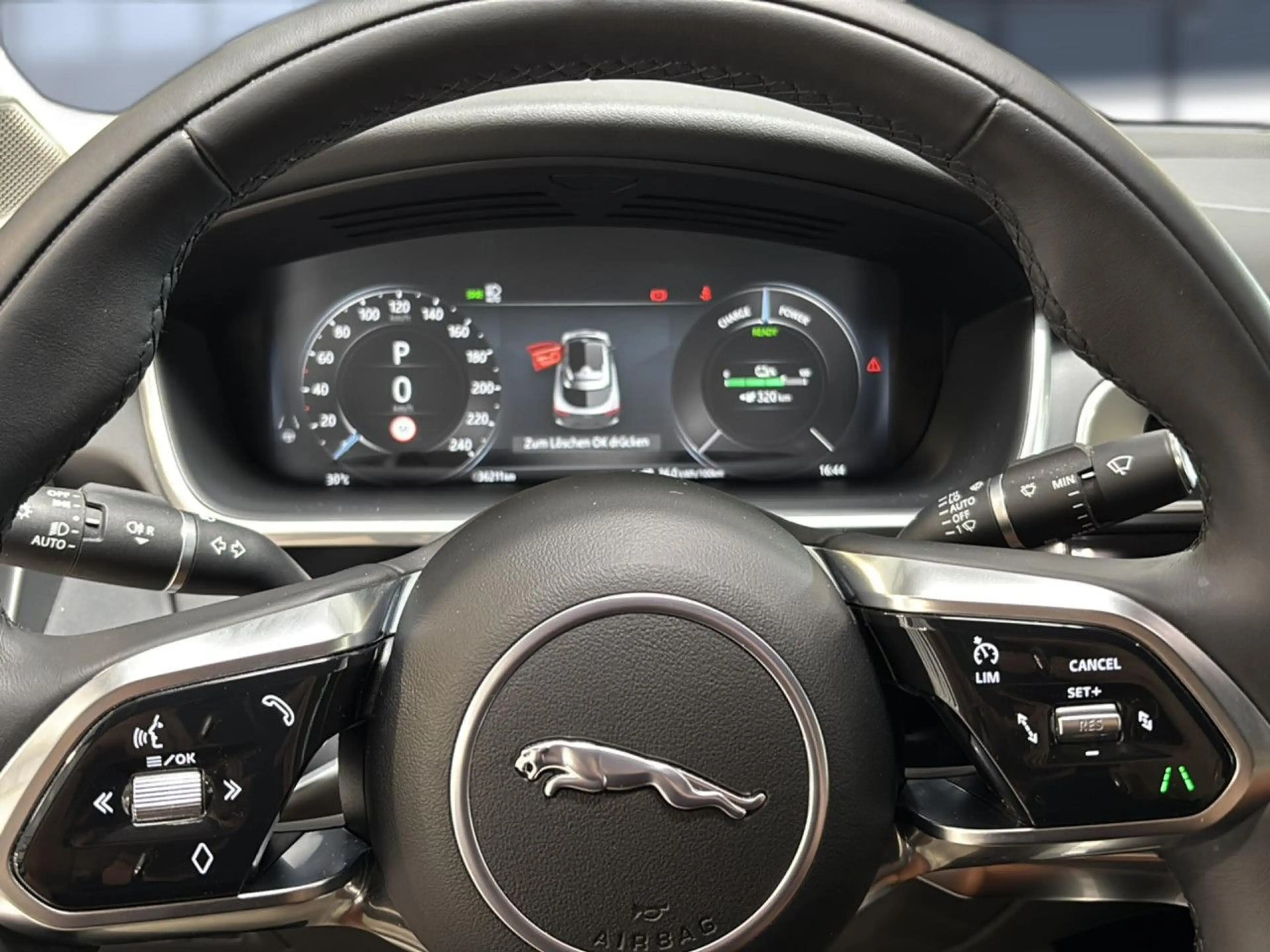 Jaguar I-Pace R-Dynamic HSE Bluetooth Head Up Display LED — photo 12
