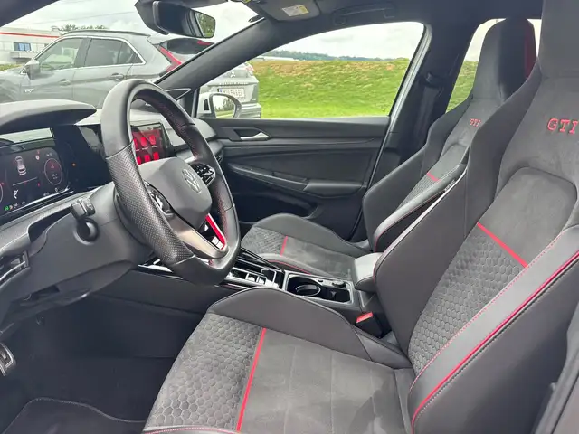 Volkswagen Golf view 14
