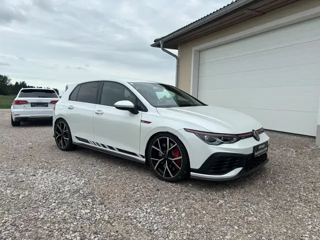 Volkswagen Golf view 4