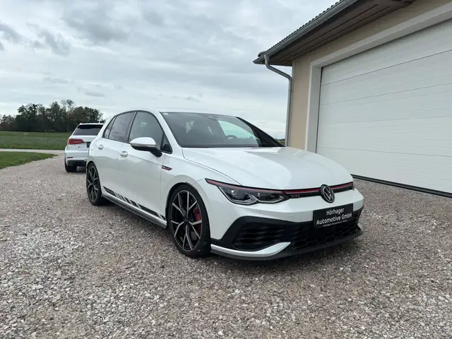 Volkswagen Golf view 2