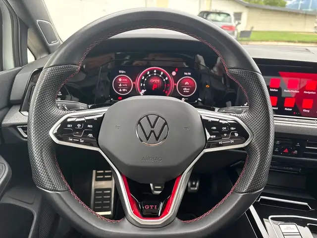 Volkswagen Golf view 12