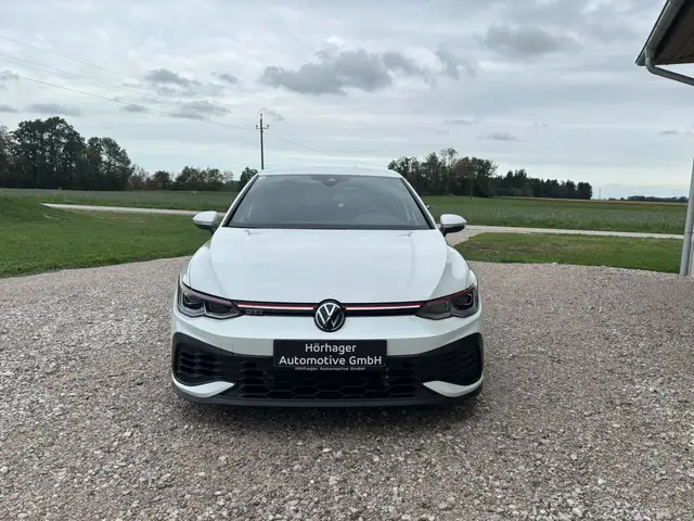 Volkswagen Golf view 3