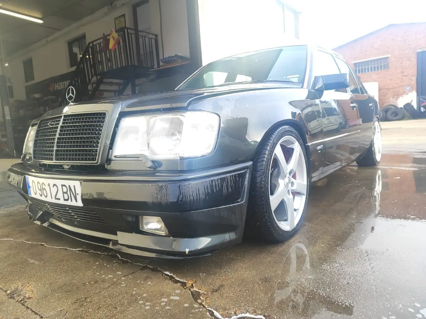 Mercedes-Benz 300 300E 4Matic Negru - 1
