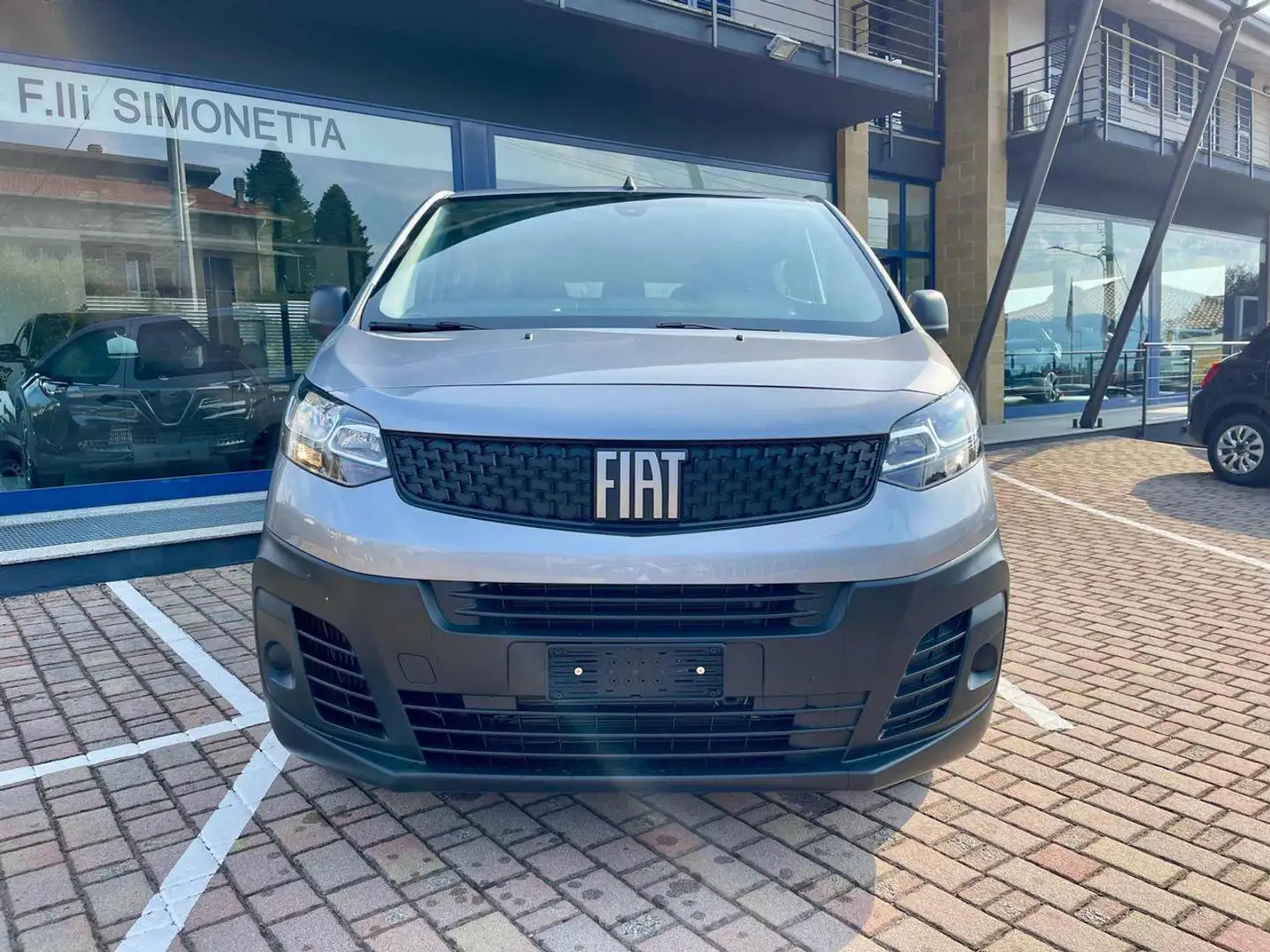 Fiat Scudo 1.5 BlueHDi L2H1 120 CV S&S 8 POSTI - KM0 Argento - 2
