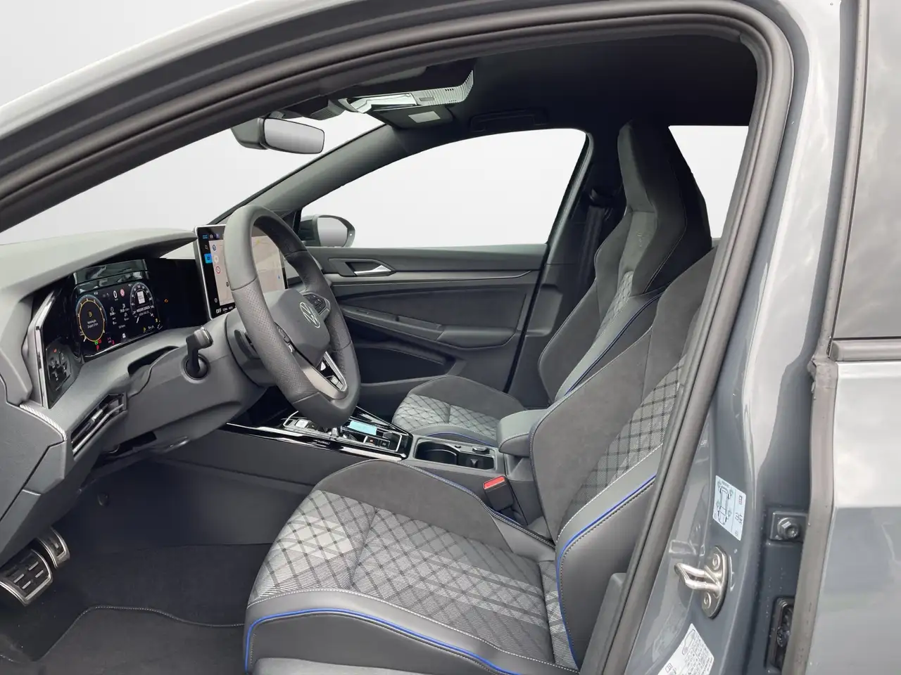 Volkswagen Golf Variant 1.5 eTSI DSG R-Line 8