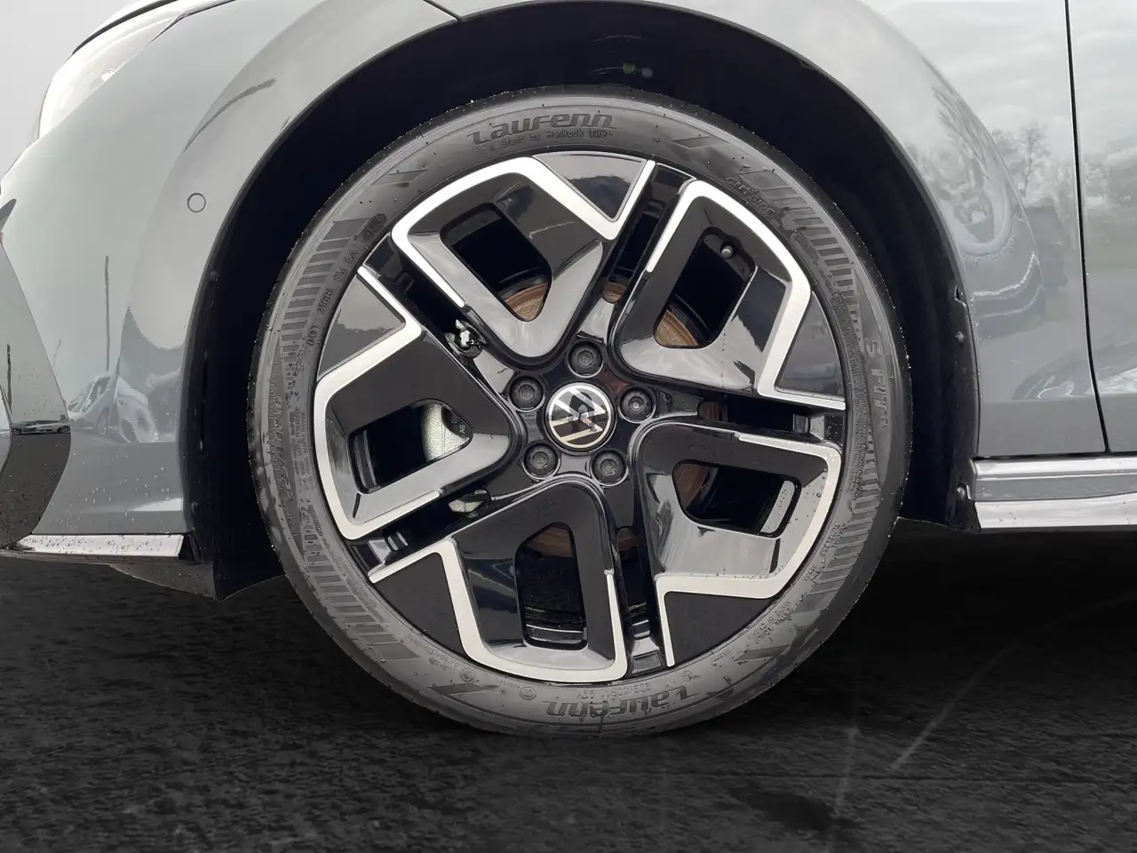 Volkswagen Golf Variant 1.5 eTSI DSG R-Line 6