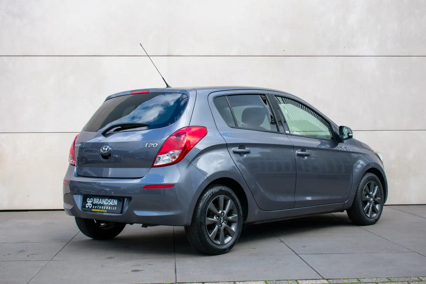 Hyundai i20 1.2i i-Catcher -Schuifkantel dak-15"-Airco Gris - 2