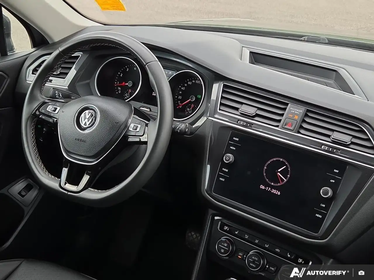 Volkswagen Tiguan снимка Volkswagen Tiguan