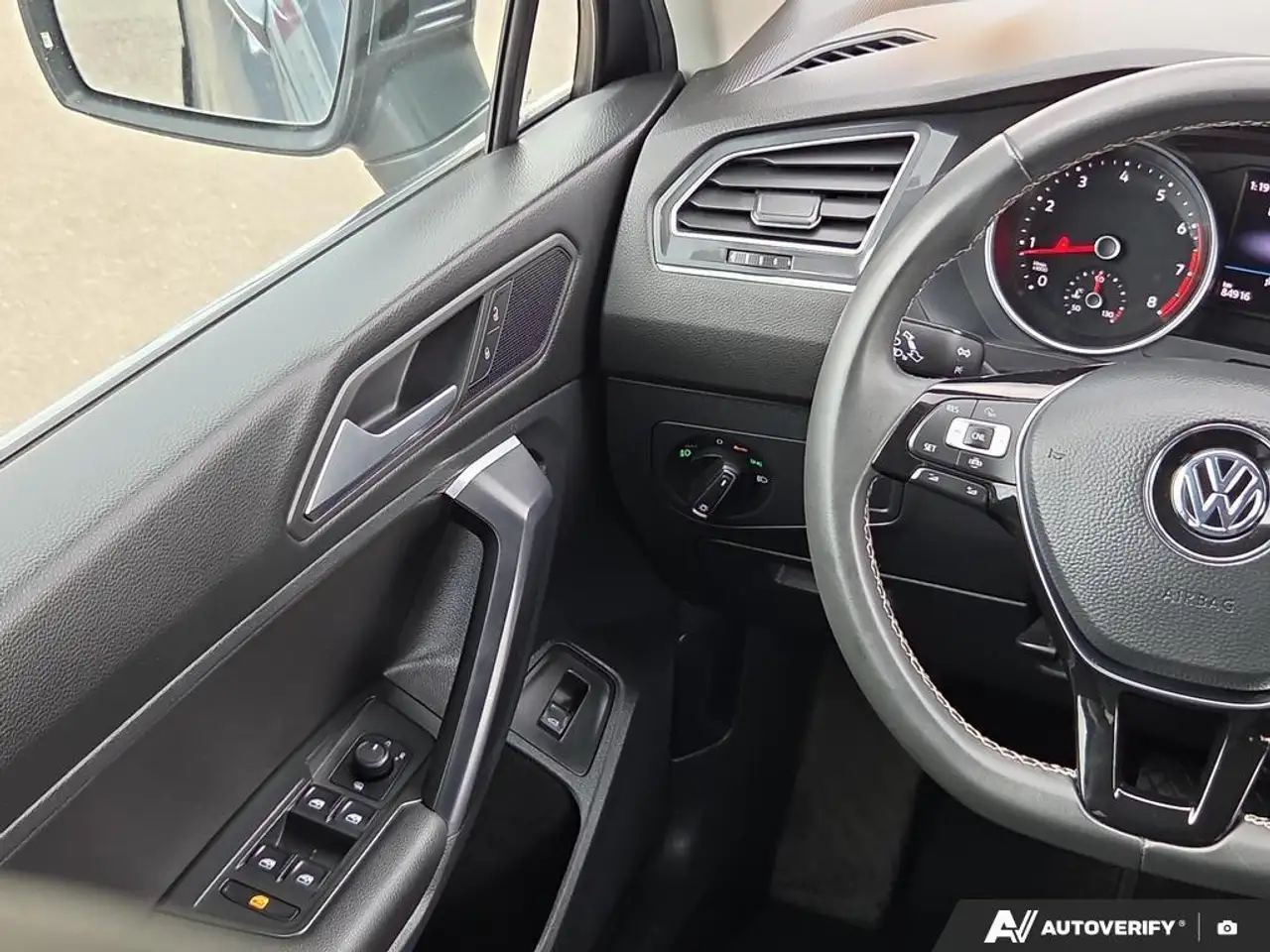Volkswagen Tiguan снимка Volkswagen Tiguan