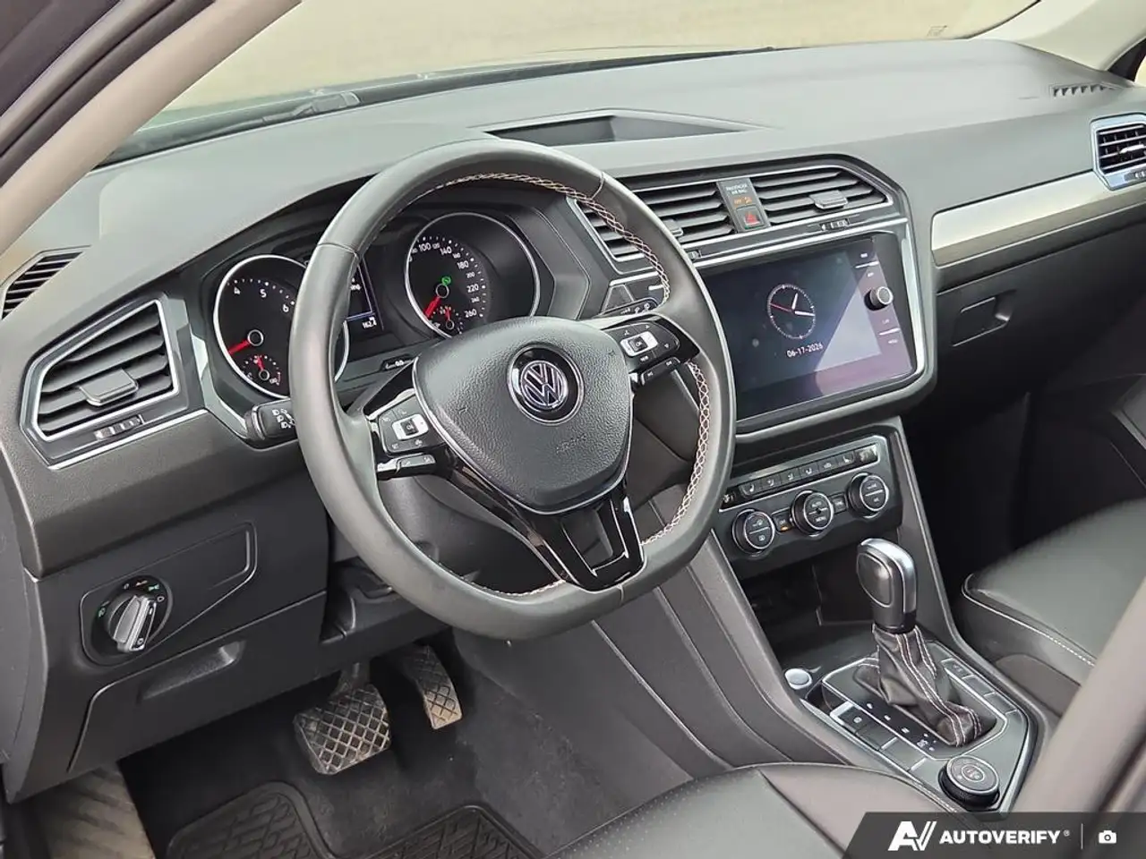 Volkswagen Tiguan снимка Volkswagen Tiguan
