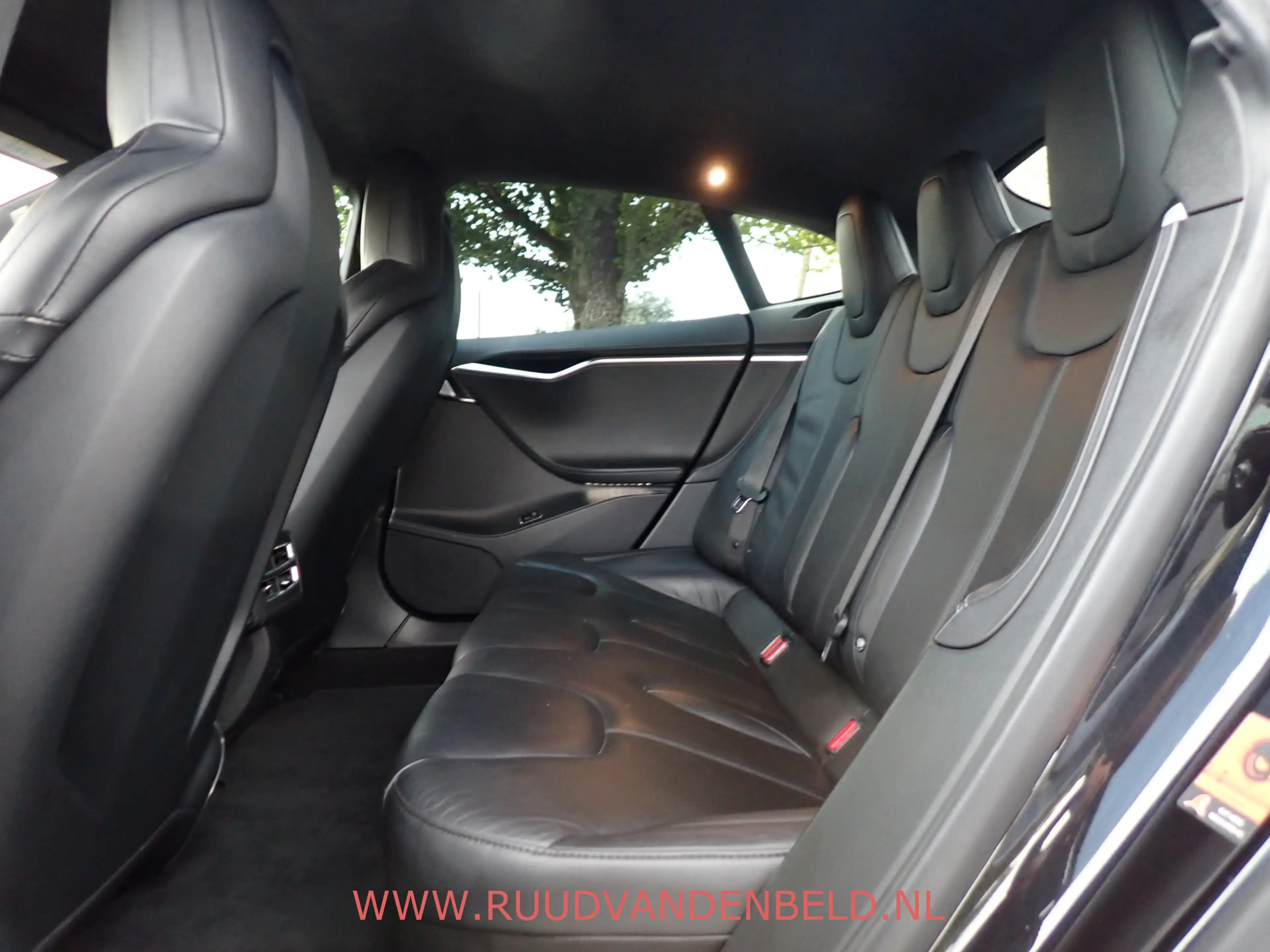 Tesla Model S 90D SOH 87% / CCS / AUTOPILOT / LUCHTVERING — photo 11