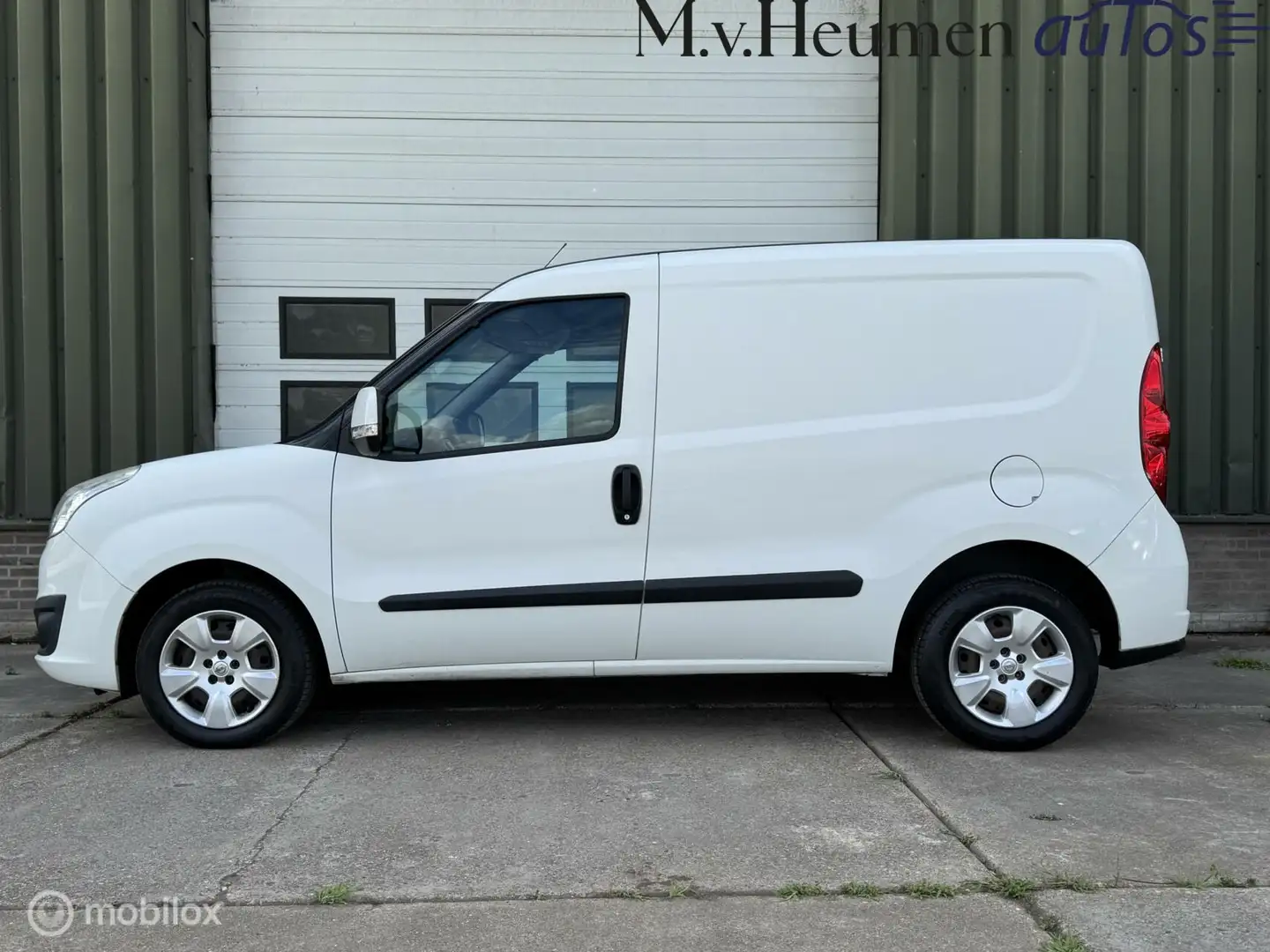 Opel Combo 1.3 CDTi Sport 2017 Cruise PDC Airco Luxe uitvoeri Wit - 2